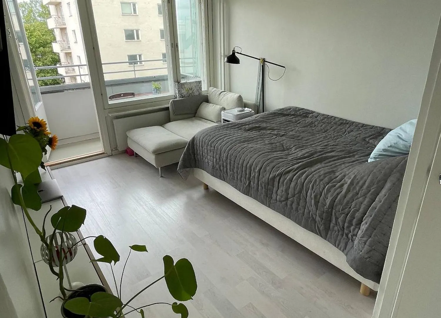 Kaunis Yksioe Parvekkeella Daire Helsinki