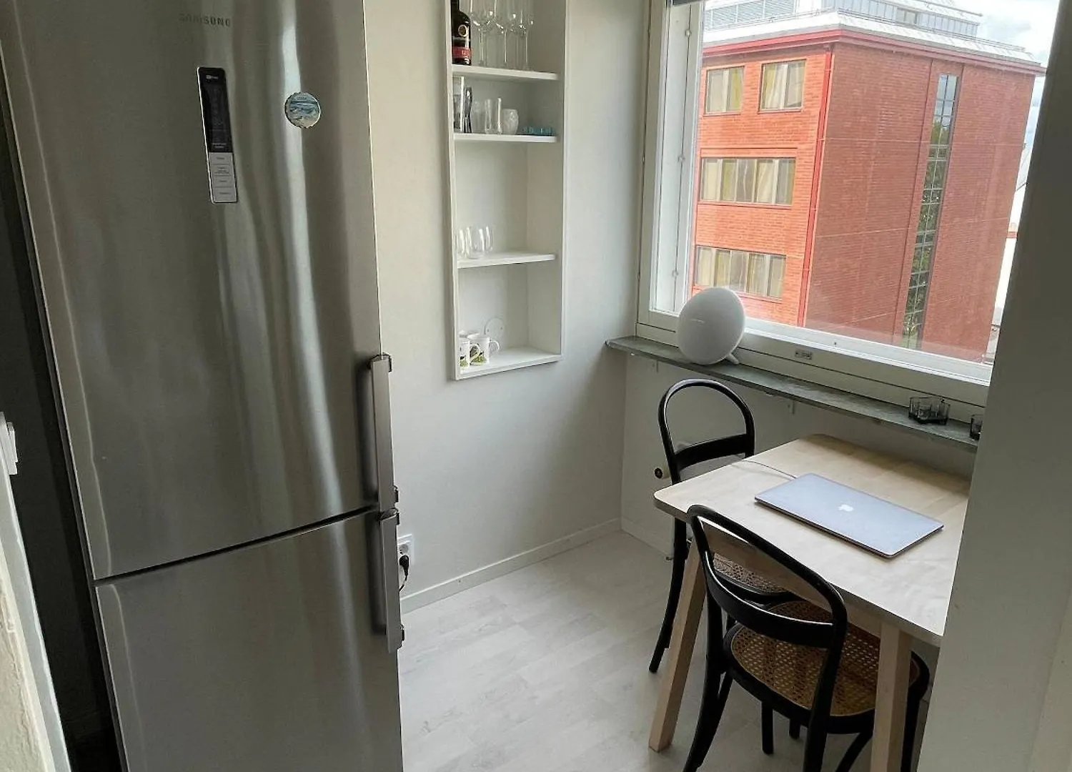 Kaunis Yksioe Parvekkeella Daire Helsinki